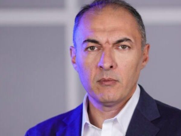 ### Asaltul marxiștilor: O analiză detaliată a pericolelor redistribuirii economice
