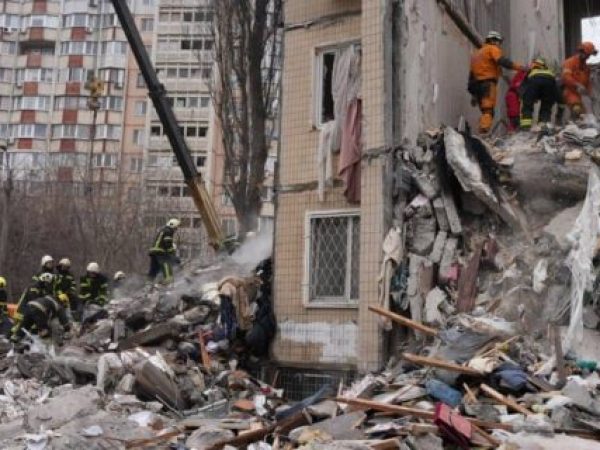 ### Atacuri cu drone în Odesa și Harkov: Un mort și 14 răniți, inclusiv salvatori implicați