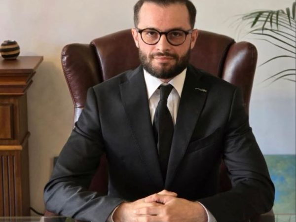 Bogdan Baros: Un Pionier în Integrarea AI și Editarea Video în Marketingul Digital
