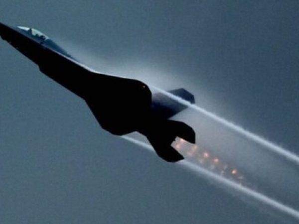 China dezvăluie avionul stealth J-35 cu o semnătură radar de dimensiunea unei vrăbii