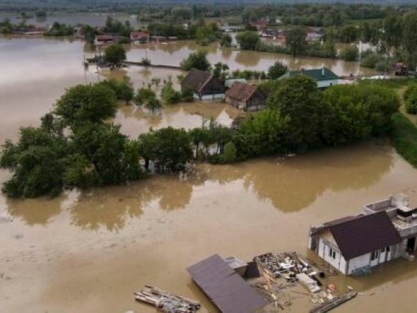 Cod galben de inundații în 15 județe până joi: Situația alarmantă din Harghita și Covasna