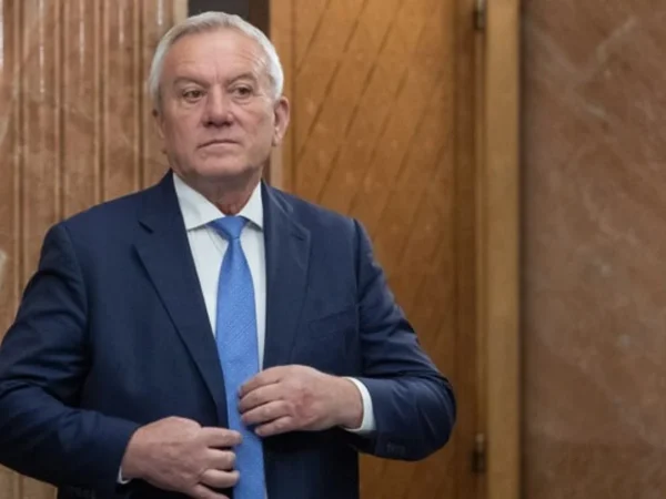 Concedieri și angajări în primării: Ce spun doi edili despre reforme și sinecuri