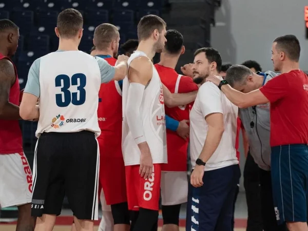CSM Oradea triumfă în fața liderului Reggiana în FIBA Europe Cup