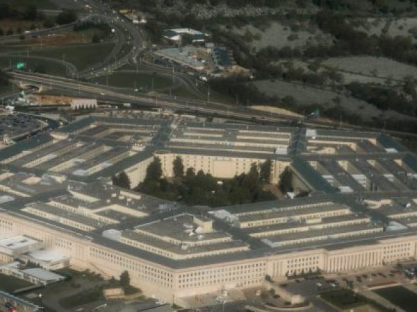 Decizia Pentagonului de a excluzi 1.000 de militari transgender din forțele armate americane