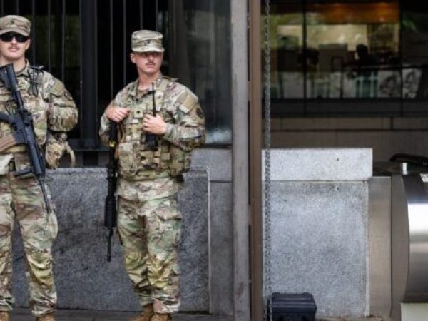 Donald Trump intensifică presiunile asupra statului Illinois și Chicago