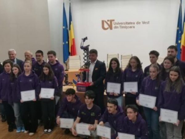 Echipa de robotică Team CSH din Timișoara obține locul trei la Campionatul Mondial din Houston