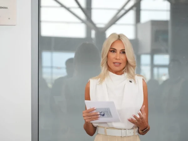 Escrocherie folosind numele Ralucăi Turcan: Fostul ministru face plângere la poliție