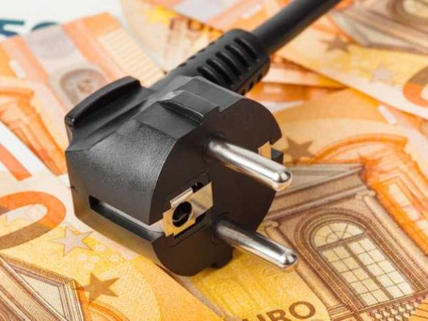 euro-bani-energie-dreamstime.jpg