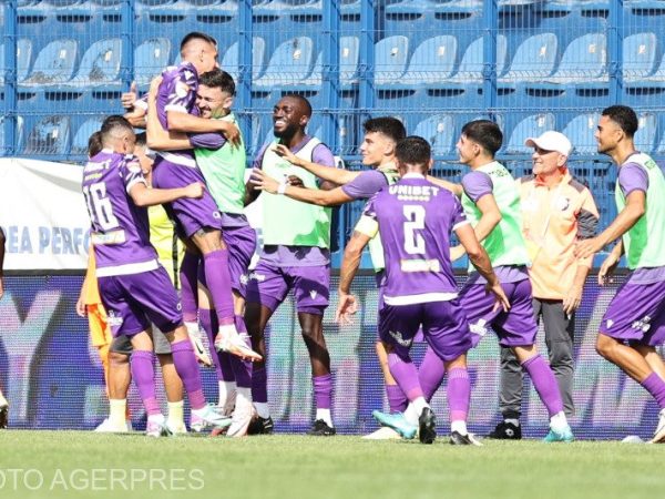 FC Argeş triumfă și revine în SuperLiga după doi ani în Liga 2