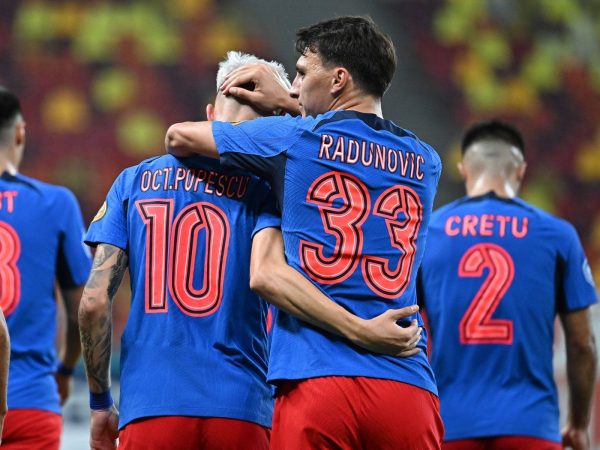FCSB revine pe primul loc în SuperLigă după o victorie strânsă împotriva Universității Cluj