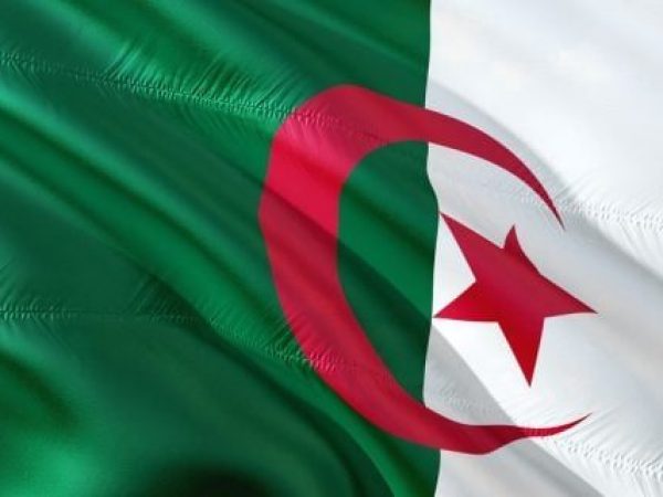 Franța reduce semnificativ personalul său diplomatic în Algeria, pe fondul deteriorării relațiilor bilaterale