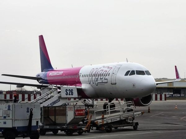 image-2022-03-31-25468221-41-avion-wizz-air.jpg