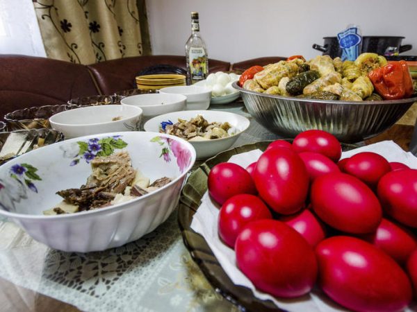 Recomandările ANPC, cumpărături pentru 1 Mai şi Paște