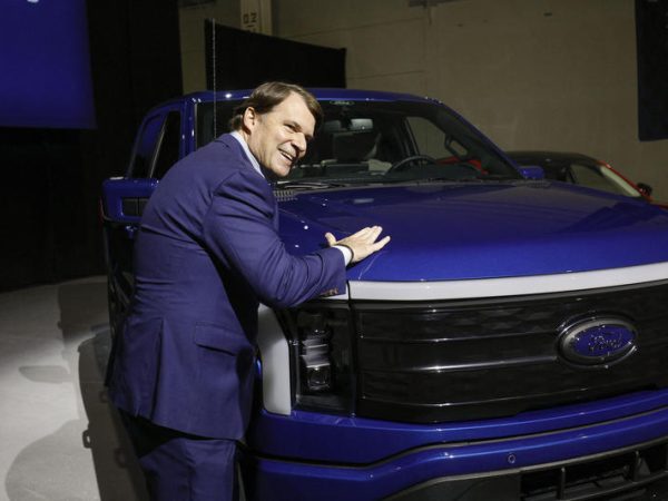 image-2023-05-26-26290742-41-jim-farley-ceo-ford.jpg