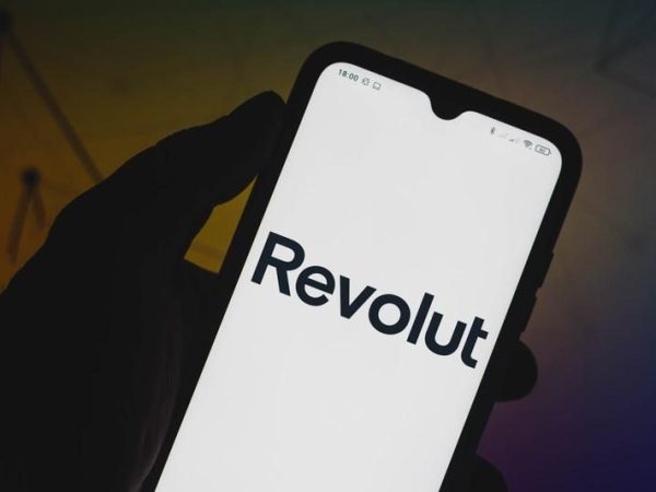 image-2023-11-8-26669315-41-aplicatia-revolut-1.jpg