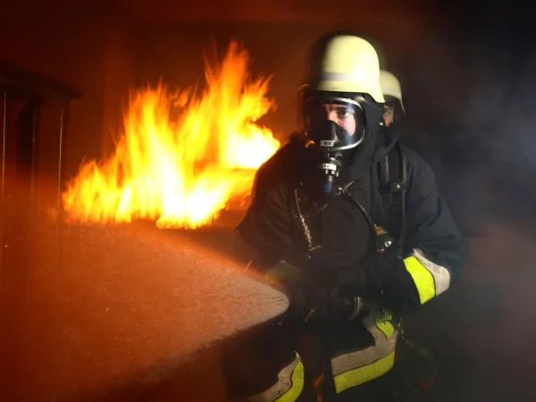 Incendiu devastator la Universitatea din Oradea: Atelier și laborator de inginerie distruse