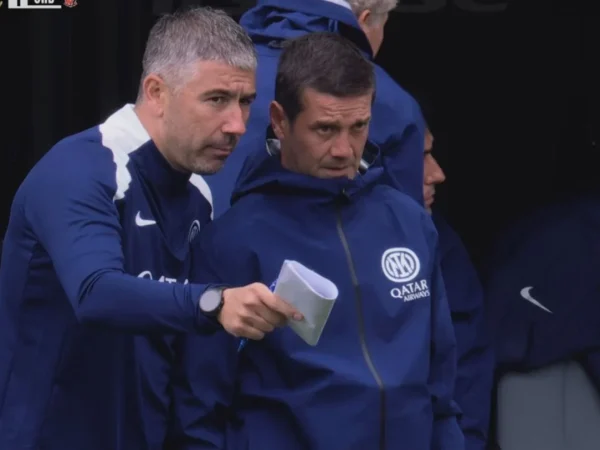 Interul lui Chivu câștigă restanța cu Lecce și rămâne lider în Serie A