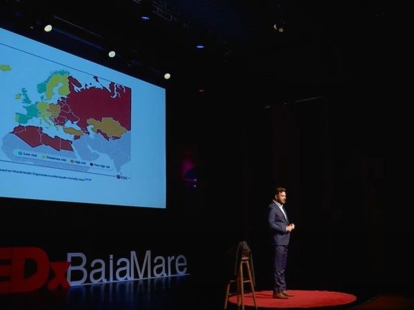 la_fiecare_40_de_minute_o_inima_se_opreste_in_romania_–_dr._iulian_calin_a_adus_la_tedx_baia_mare_un_mesaj_despre_viata_infarct_si_responsabilitate-1