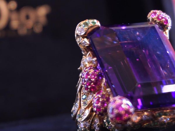 Licitații Excepționale la Palatul Cesianu-Racoviță: Bijuterii Unice și Picturi de Colectie