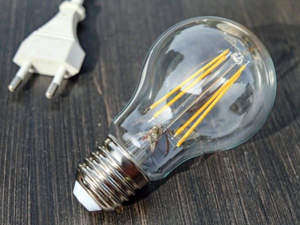 light-bulb-1640438-1280.jpg