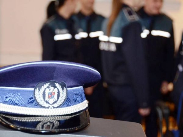 Peste 8.600 de poliţişti au patrulat