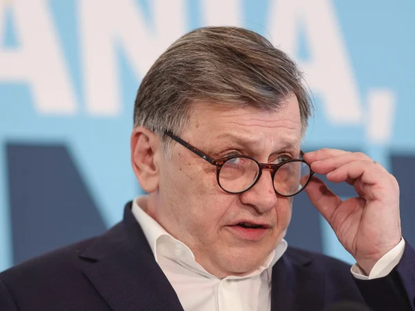 Ministrul român de Externe, Oana Țoiu, la CNN: Analiză detaliată și concluzii de la Crin Antonescu