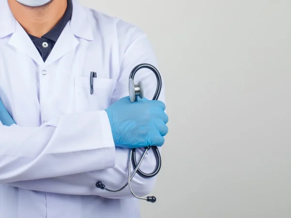 Ministrul Sănătății: Control național după medicul surprins operând la privat în timpul programului de lucru de la stat