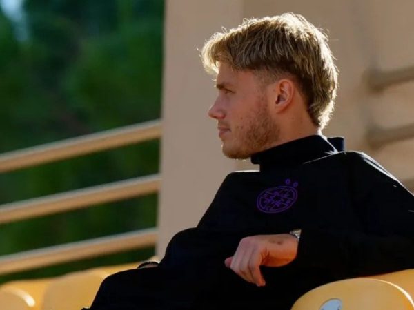 Misterul lui William Baeten: Fotbalistul care preferă să primească 20.000 de euro lunar stând pe bancă