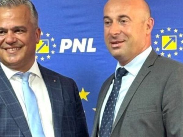 Noul titlu: Schimbare la conducerea PNL Brașov: Cătălin Văsii preia șefia filialei, iar Adrian Veștea devine prim-vicepreședinte la nivel național