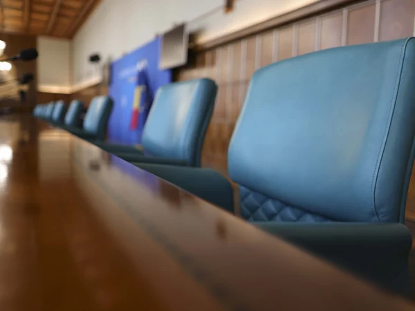 Operațiunea Marea Curățenie la Guvernul României: Reforma și guvernanța corporativă