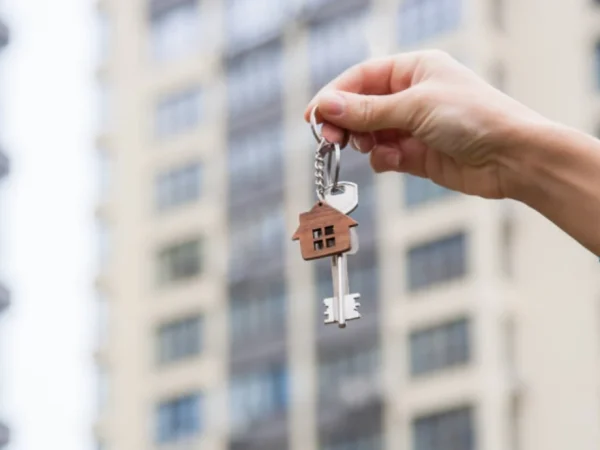 Paradoxul locuirii în România: proprietari înghesuiți în case (Eurostat)