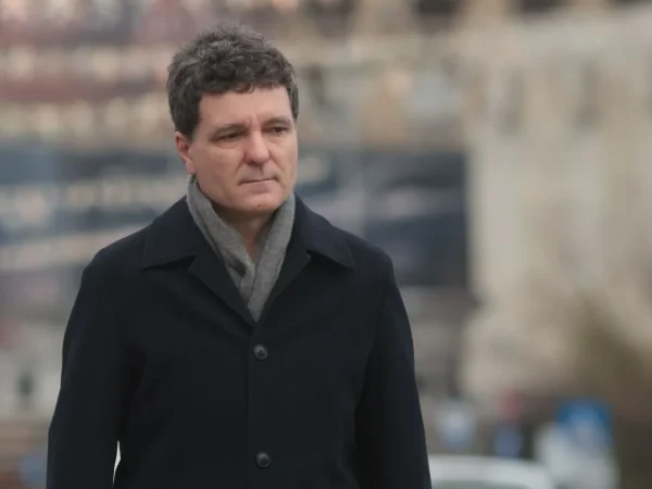 Președintele Nicușor Dan rămâne blocat la Paris din cauza condițiilor meteo nefavorabile