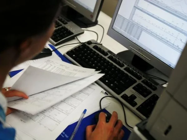 Prime de Sărbători în companiile de stat din România: Top beneficii și știri de ultimă oră