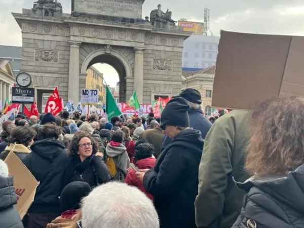 Proteste la Milano împotriva prezenței agenților ICE înainte de Jocurile Olimpice de Iarnă