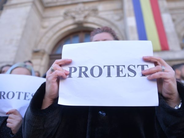 Protestul profesorilor din învățământ: Revendicări și impact (Titlu)