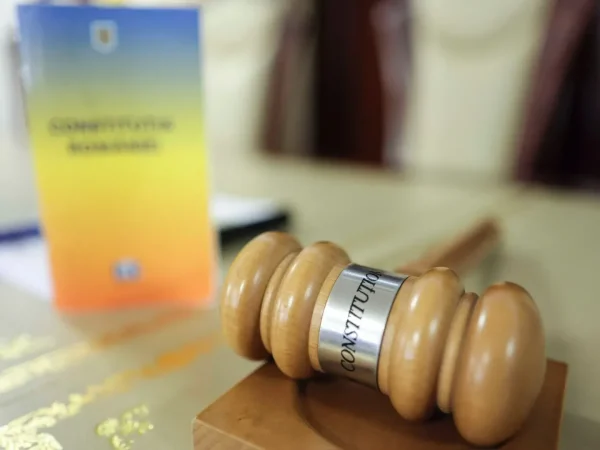 Reformele necesare în România: Cum vor afecta amânarea deciziei CCR pe pensiile magistraților bugetul țării