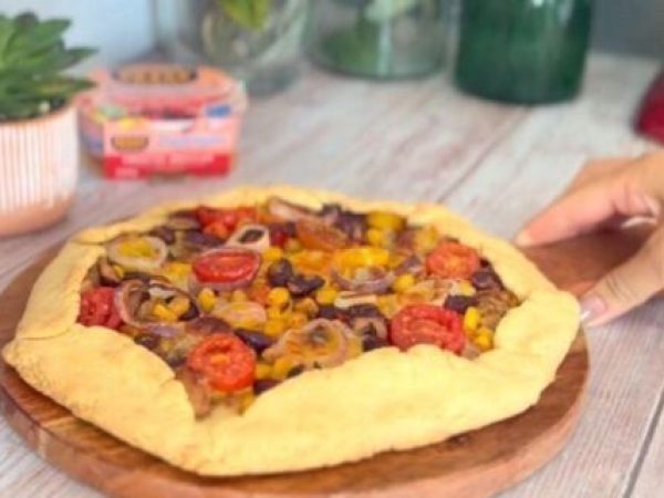 Rețetă delicioasă: Tarta rustică cu ton și amestec mexican, perfectă pentru toamnă