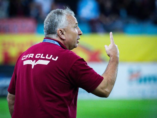 SuperLiga: Dan Petrescu acuză arbitrajul după remiza cu FCSB