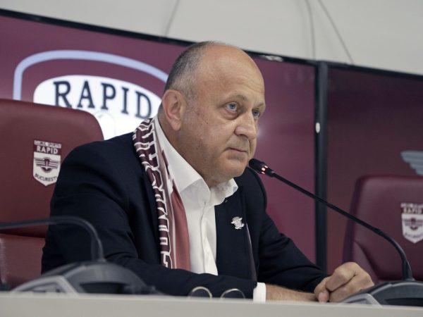 SuperLiga: Portarul Benjamin Siegrist rămâne la Genoa încă un sezon, în urma înțelegerii cu Rapid