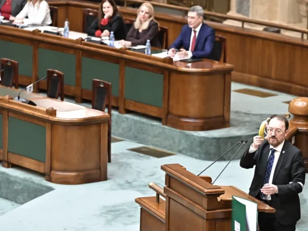 Titlu: Senatorul Clement Sava critică acordul Mercosur: România s-a ales cu banane