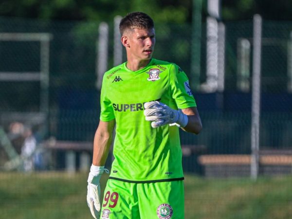 Transferuri surpriză în Liga 2: Cum își împrumută Rapid, CFR Cluj și Hermannstadt fotbaliștii pentru a-și îmbunătăți performanțele