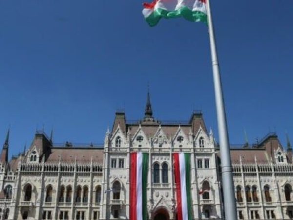 Ungaria amână votul asupra legii controversate ce limitează organizaţiile finanţate din străinătate