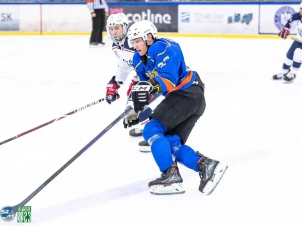 Victorii deplasate pentru Corona Brașov și SC Miercurea Ciuc în Erste Liga de Hochei pe Gheață